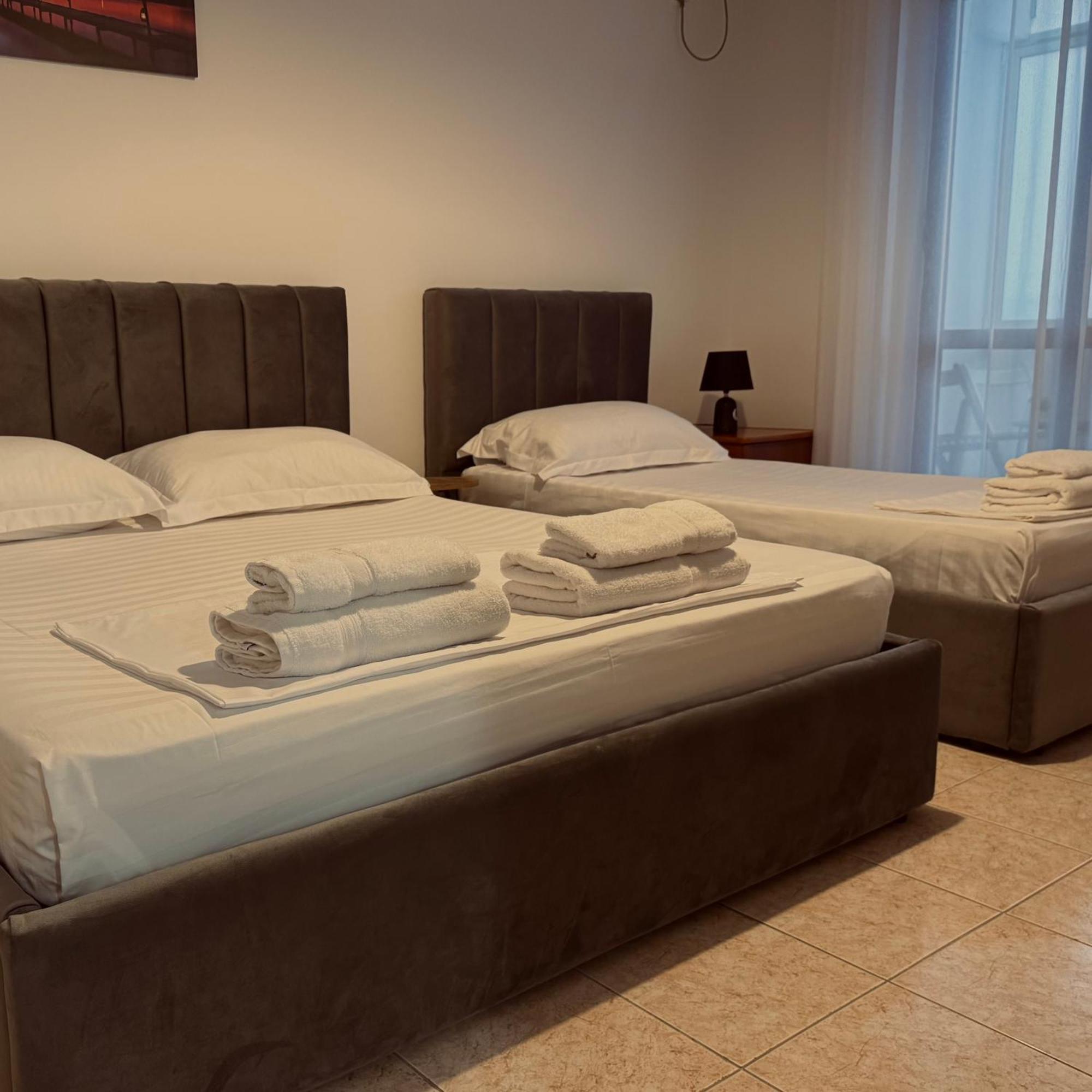 Hi5 Rooms Тирана Екстер'єр фото