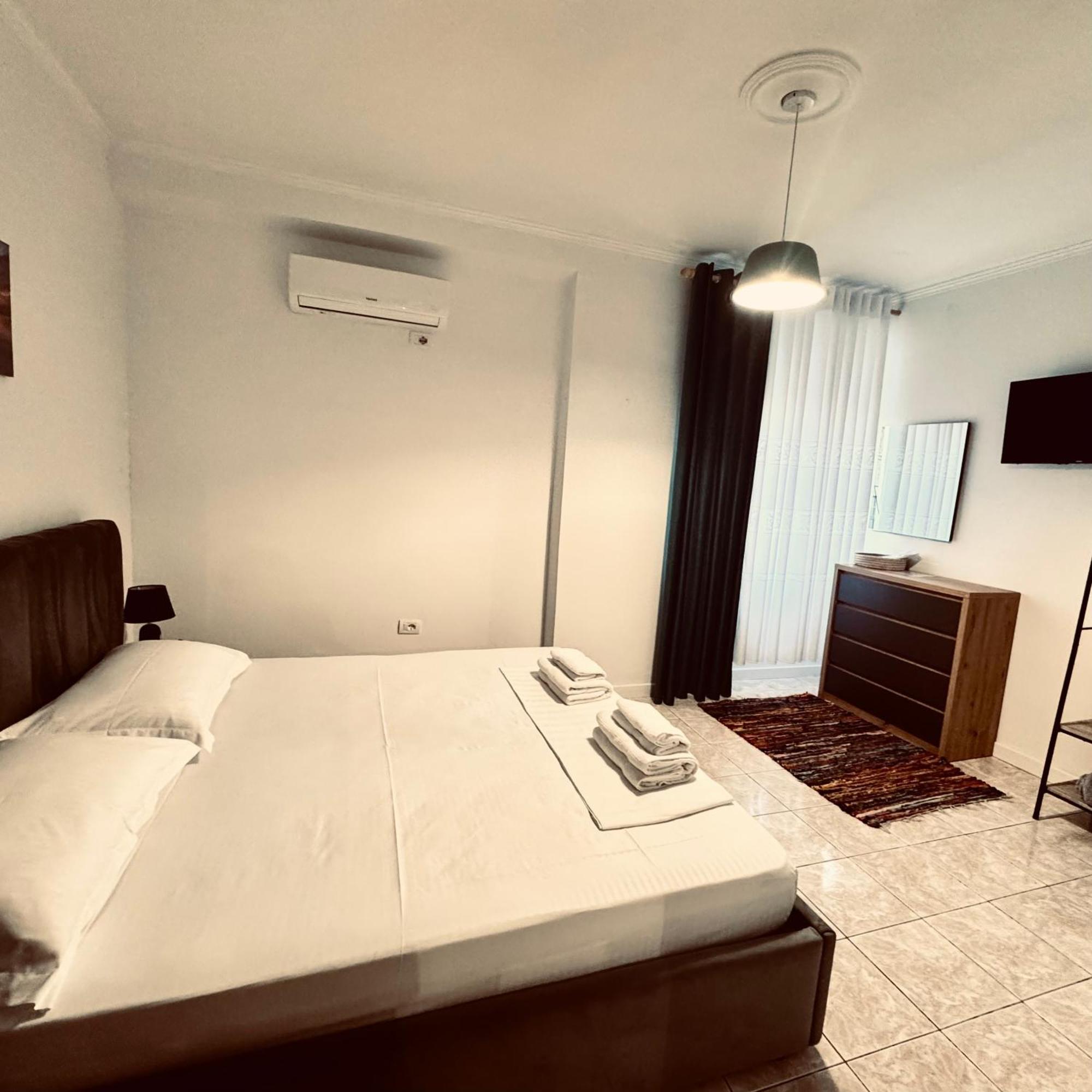 Hi5 Rooms Тирана Екстер'єр фото